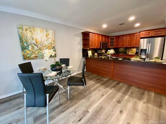 24 Neal #24, South Setauket, NY 11720