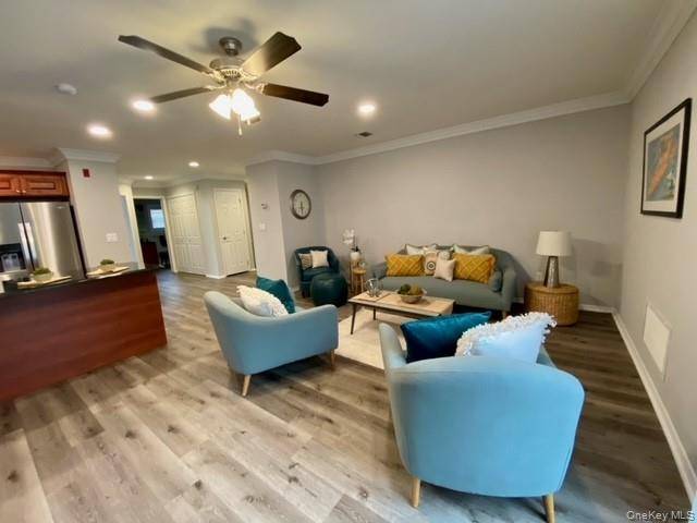 24 Neal #24, South Setauket, NY 11720
