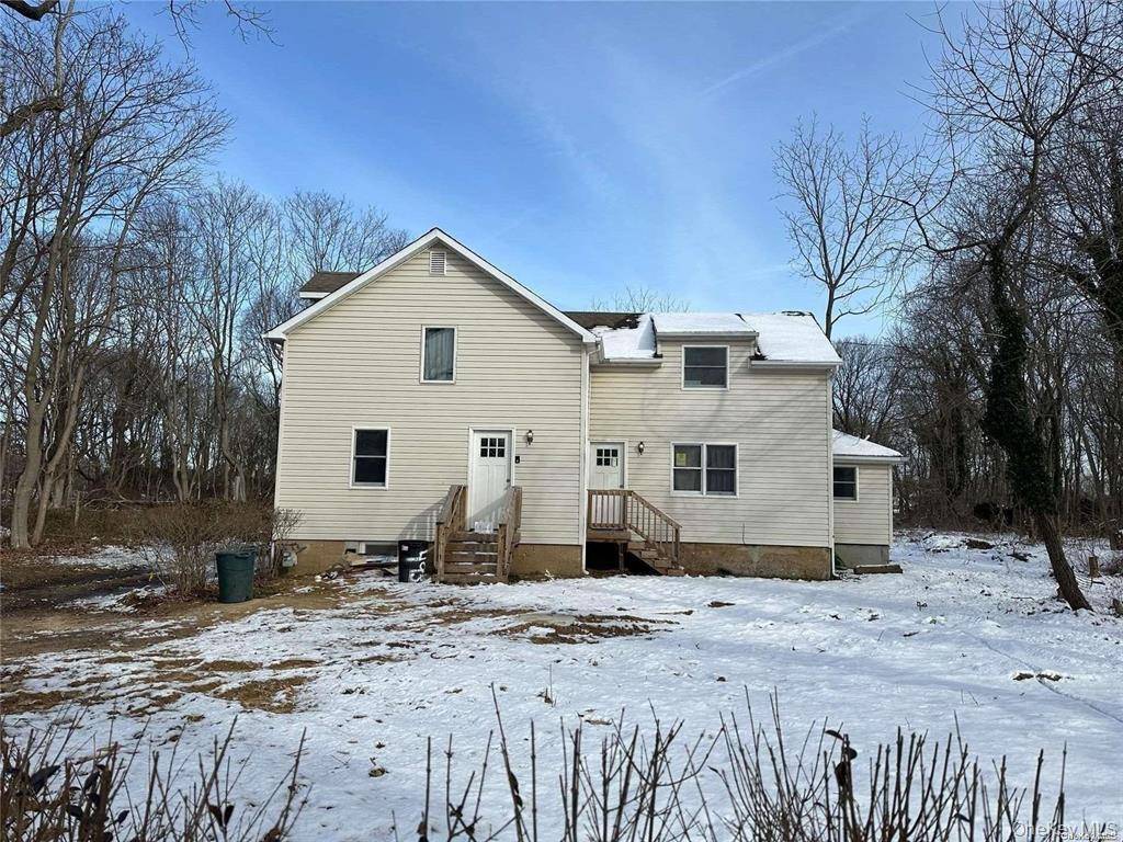 493 Munsell RD, East Patchogue, NY 11772
