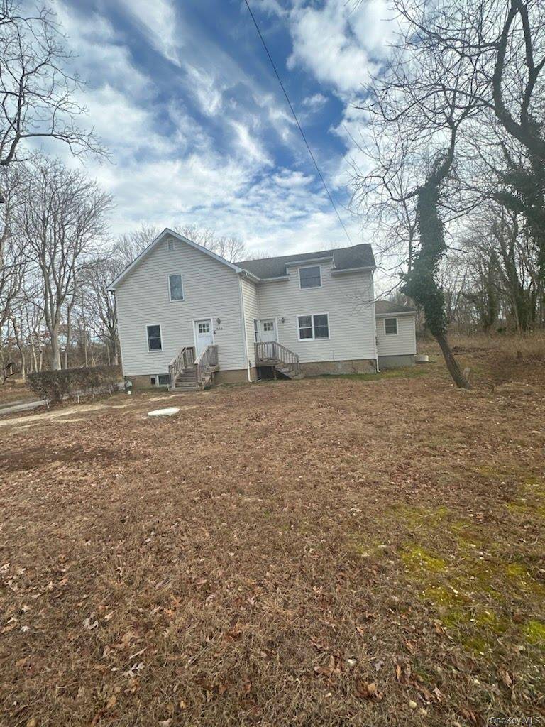 493 Munsell RD, East Patchogue, NY 11772