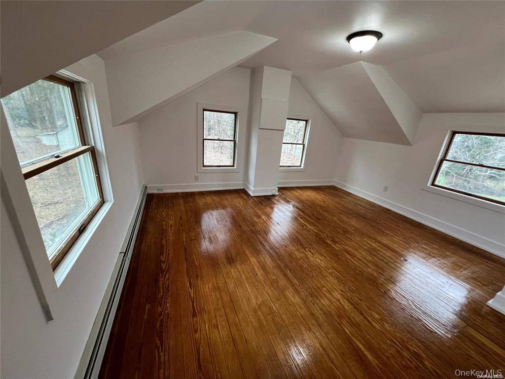 493 Munsell RD, East Patchogue, NY 11772