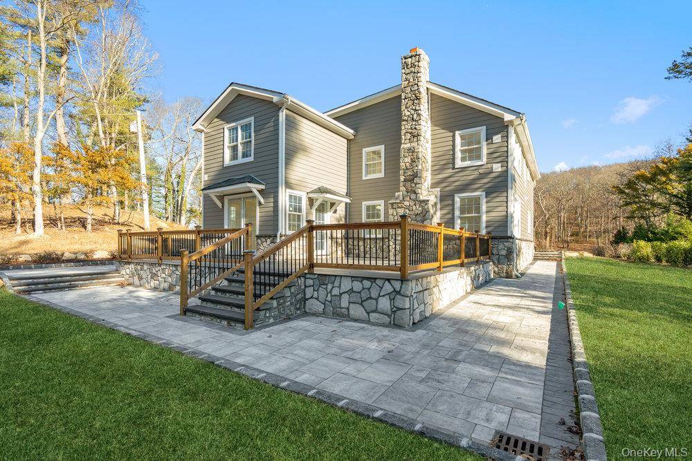 89 Mill River RD, Upper Brookville, NY 11771