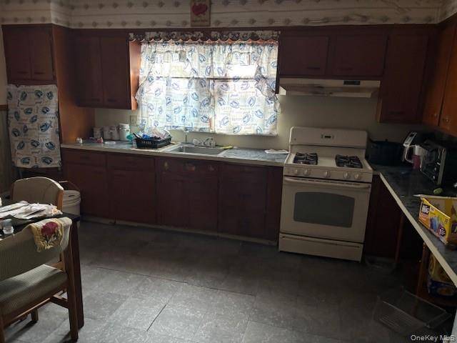 364 Hamilton AVE, Riverhead, NY 11901