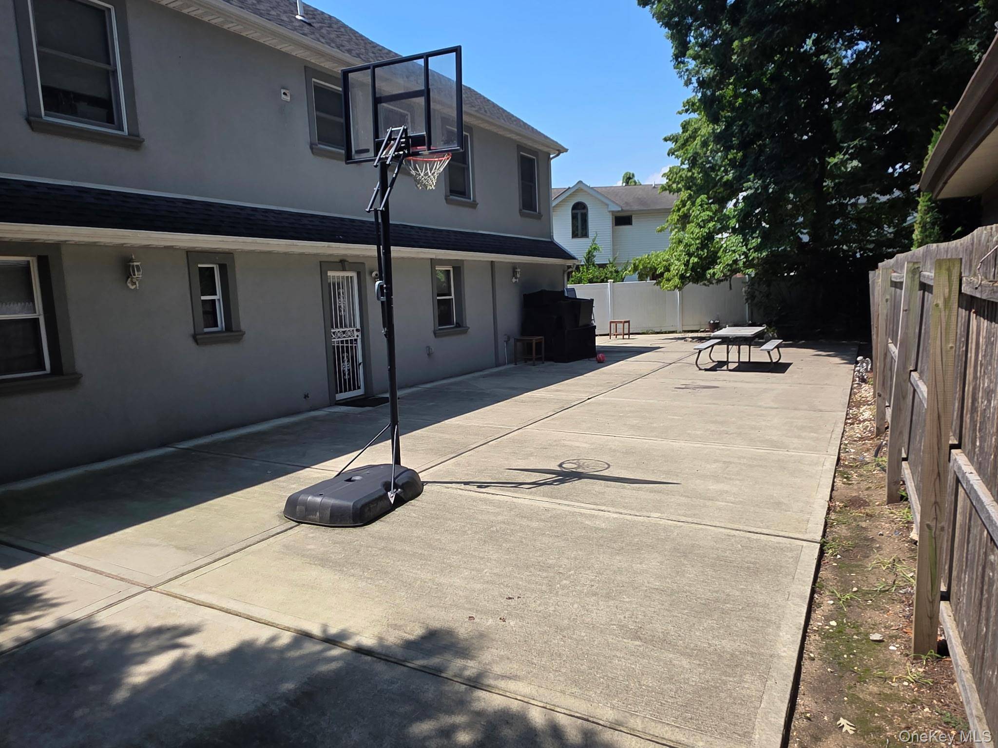 412 Coolidge ST, West Hempstead, NY 11552