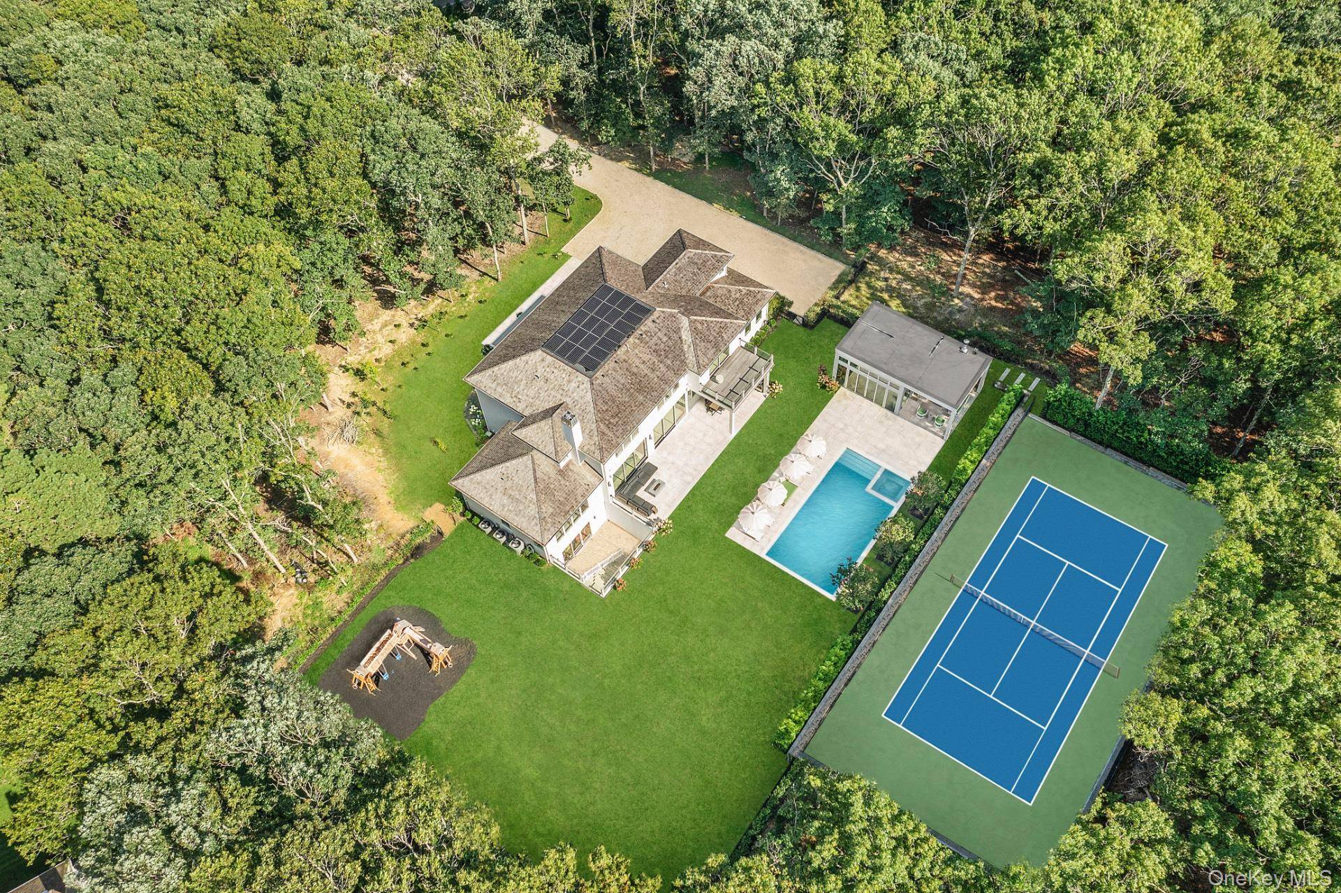 1552 Deerfield RD, Water Mill, NY 11976