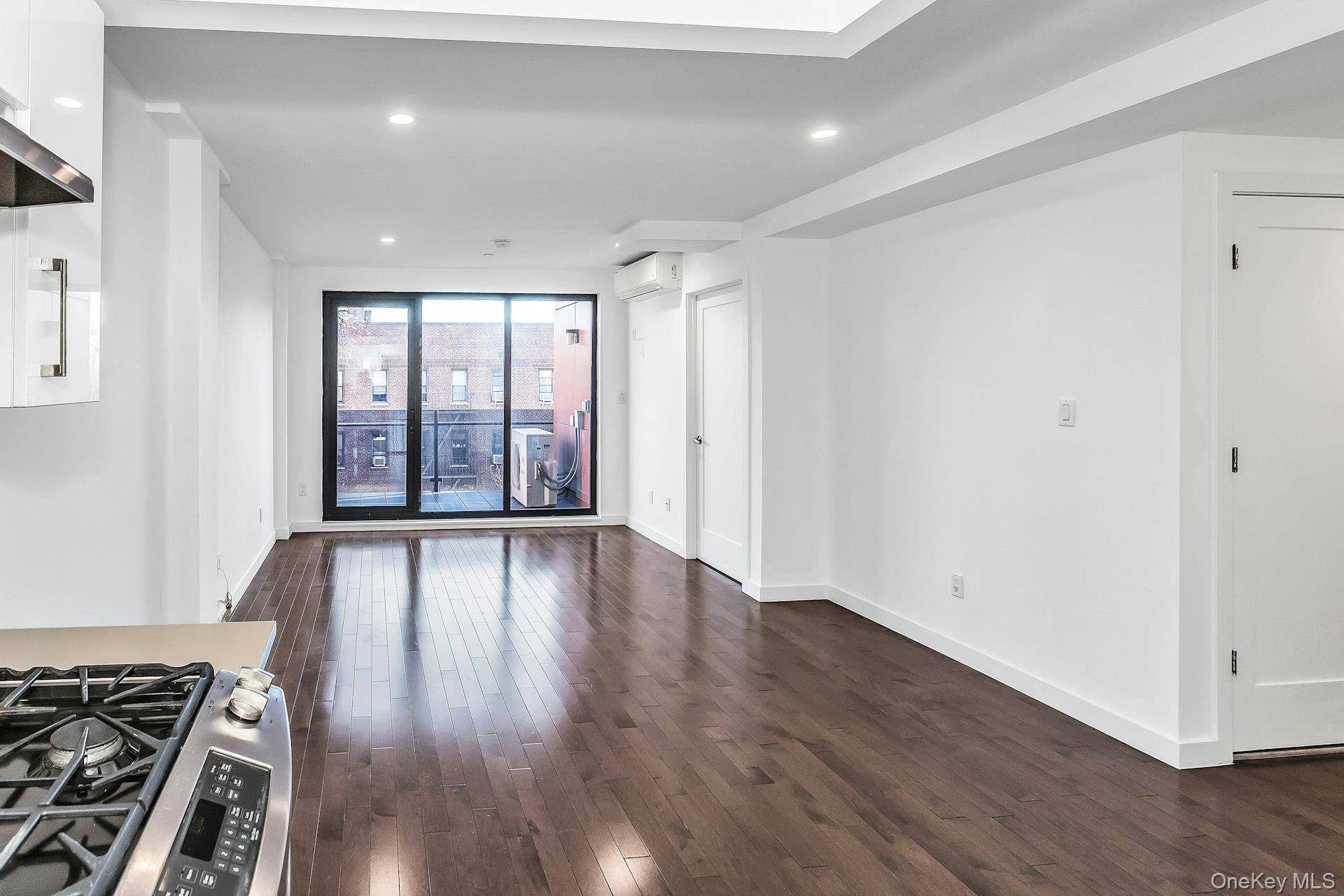 43-12 214th PL #4D, Bayside, NY 11361