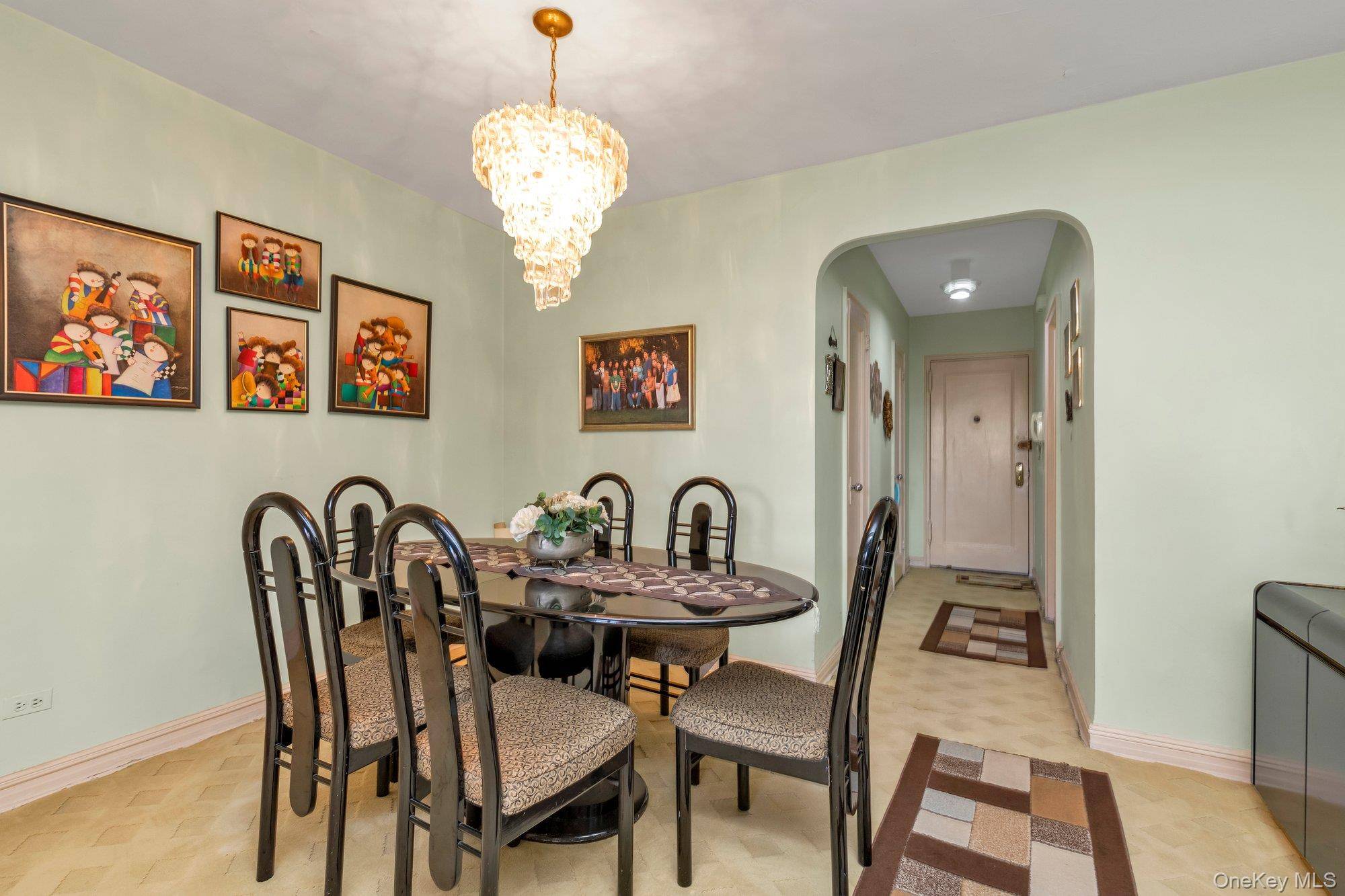 69-10 Yellowstone BLVD #210, Forest Hills, NY 11375
