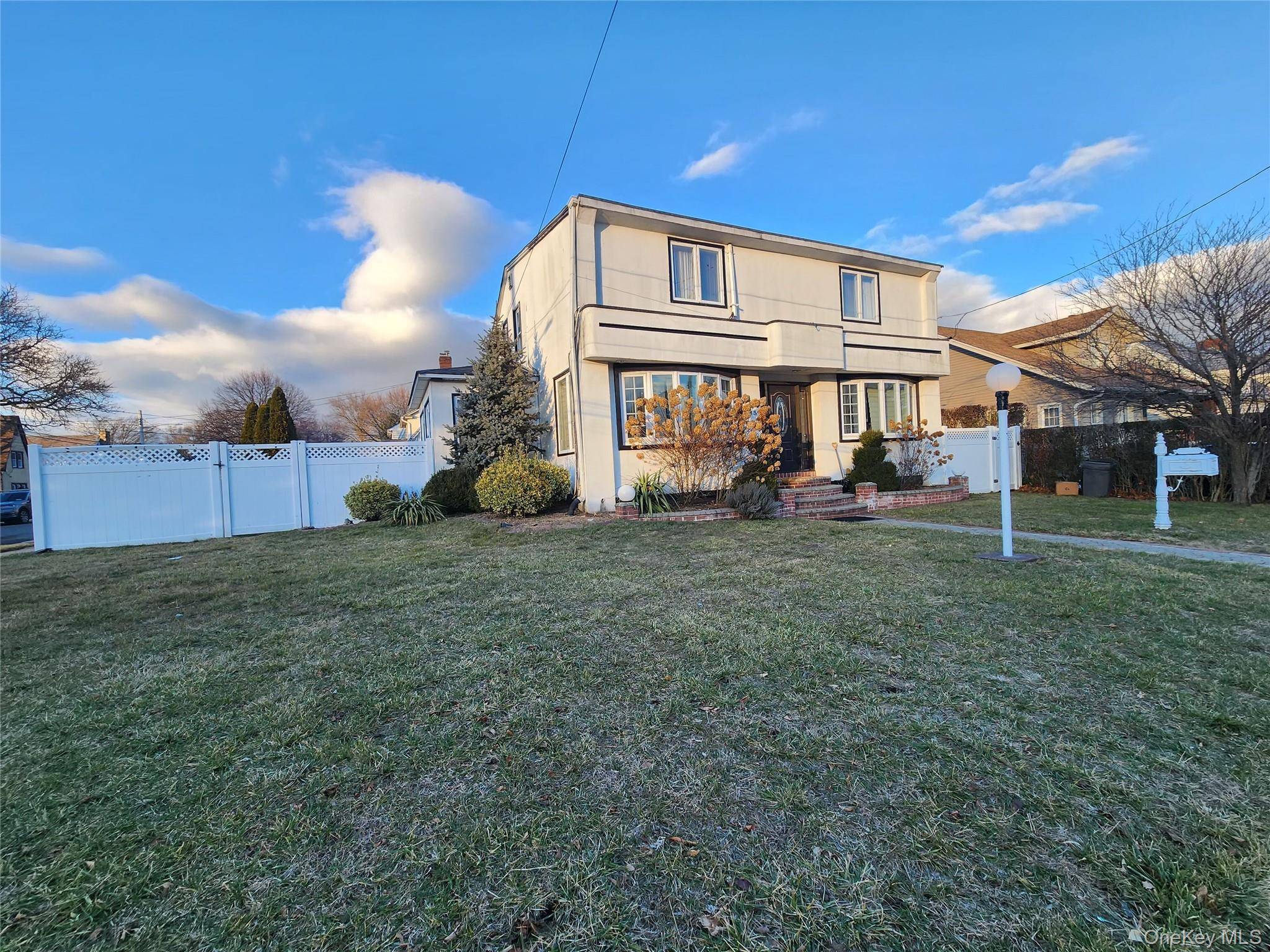 883 McKenna AVE, Baldwin, NY 11510