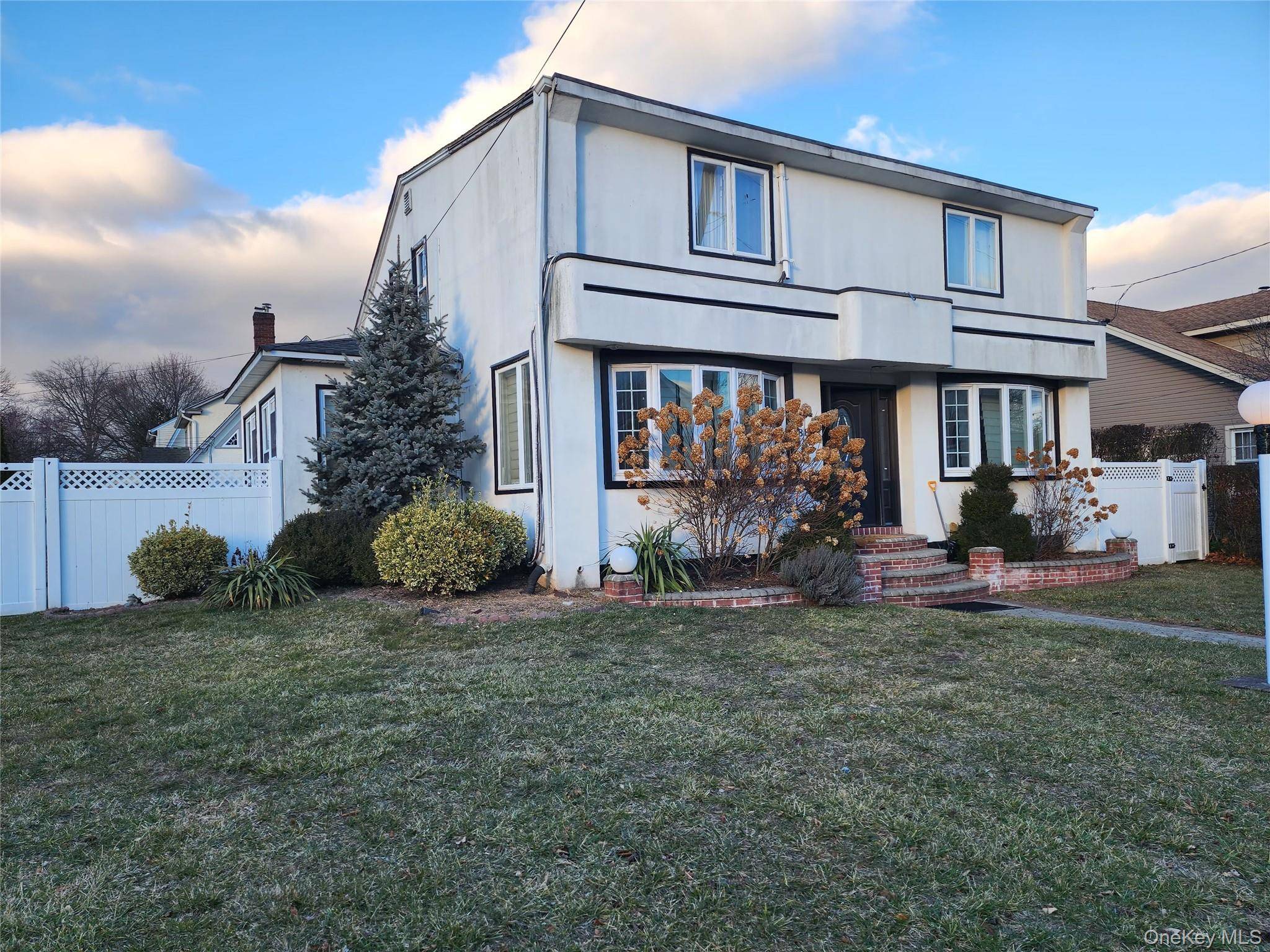 883 McKenna AVE, Baldwin, NY 11510