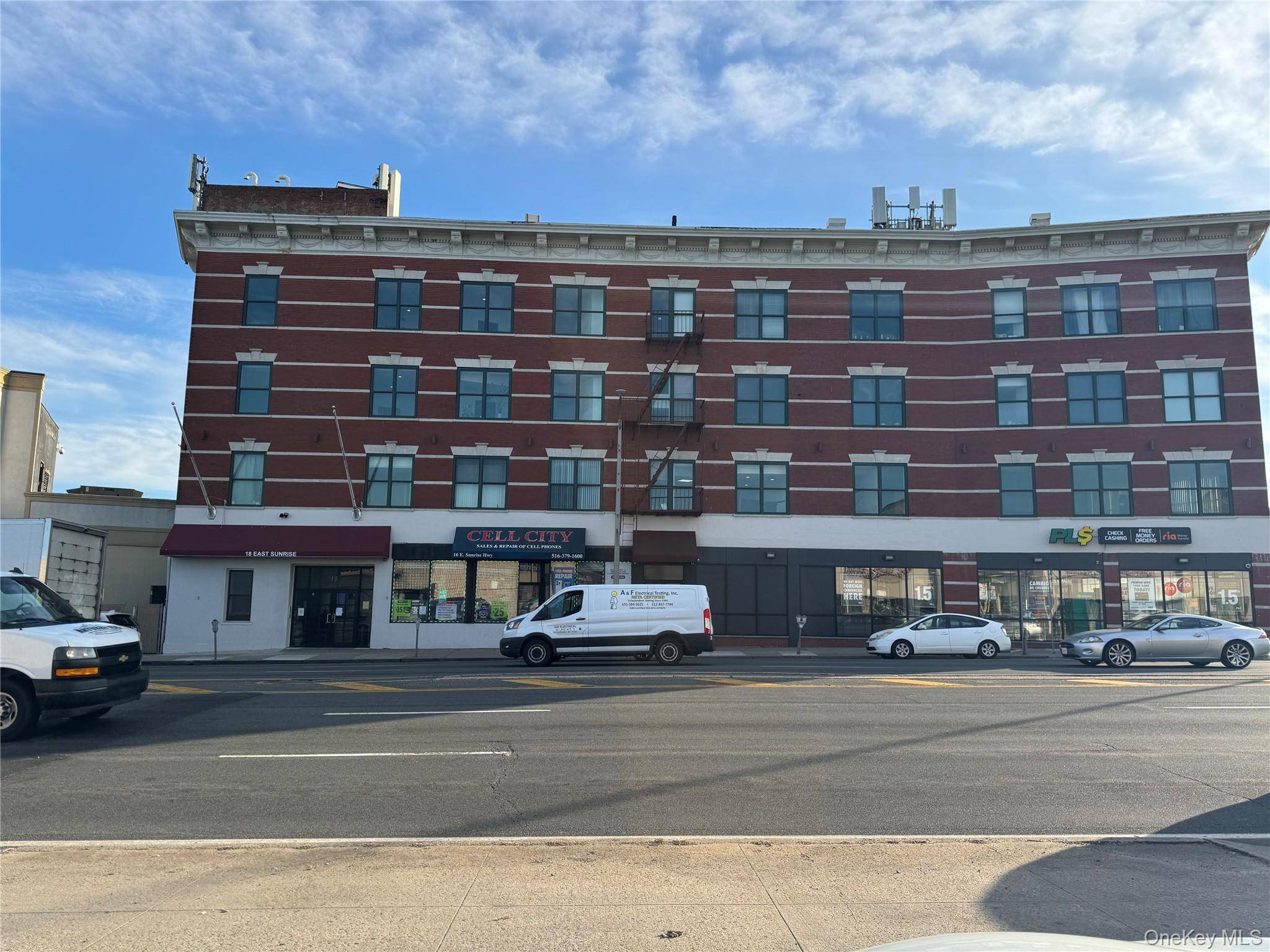 18 E Sunrise HWY, Freeport, NY 11520