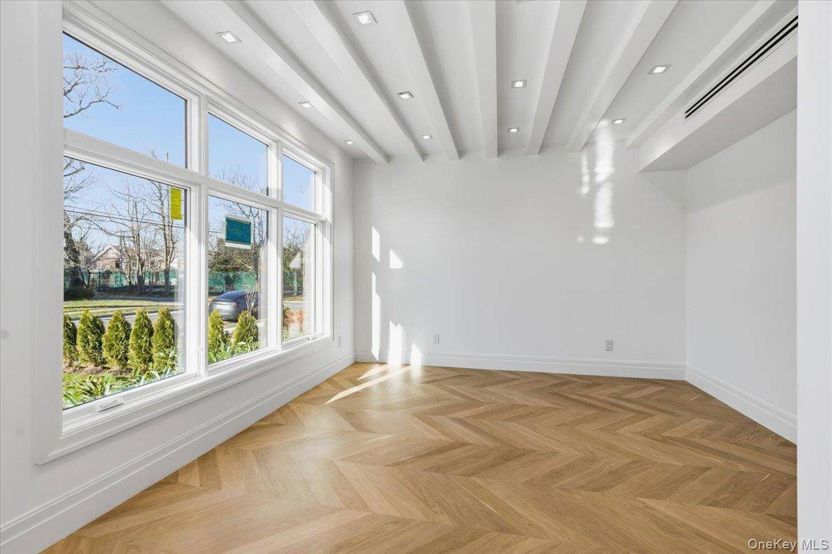 132 Park ST, Woodmere, NY 11598