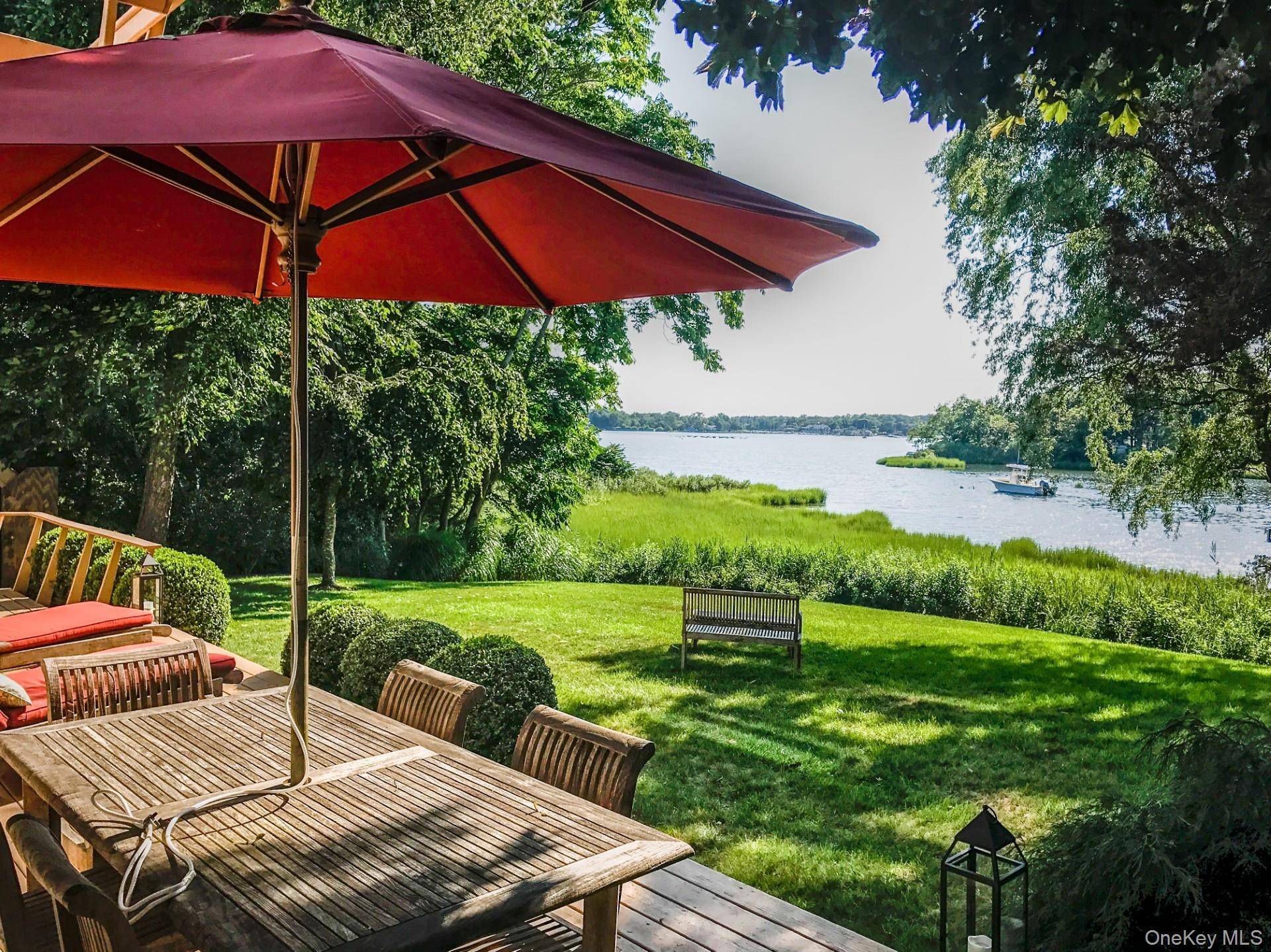 42 Towd Point RD, Southampton, NY 11968