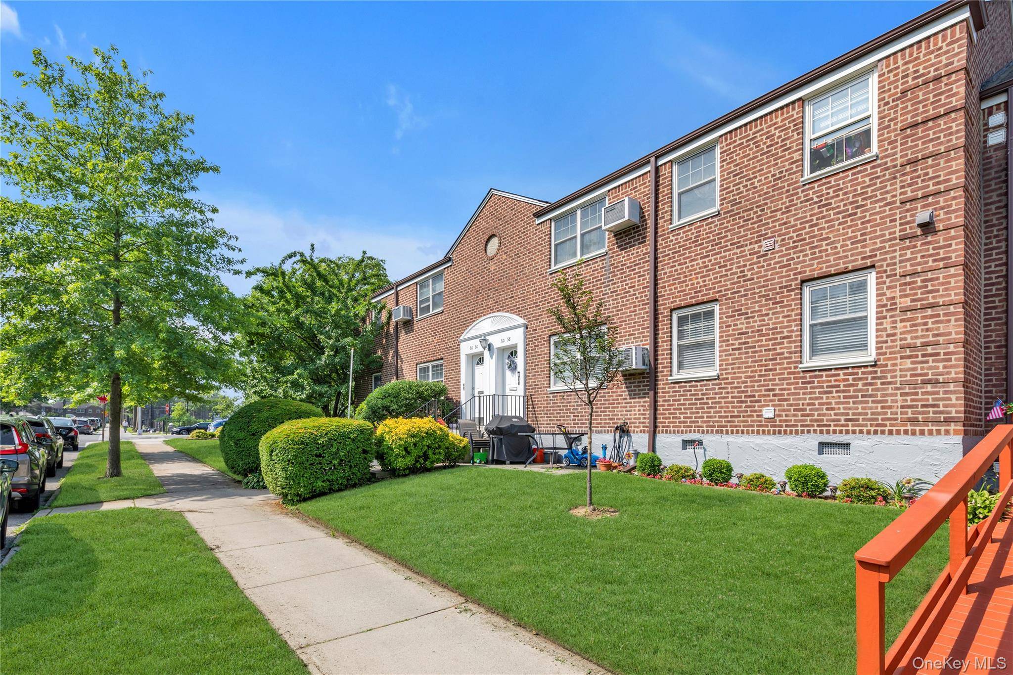 60-58 251st ST #2, Little Neck, NY 11362