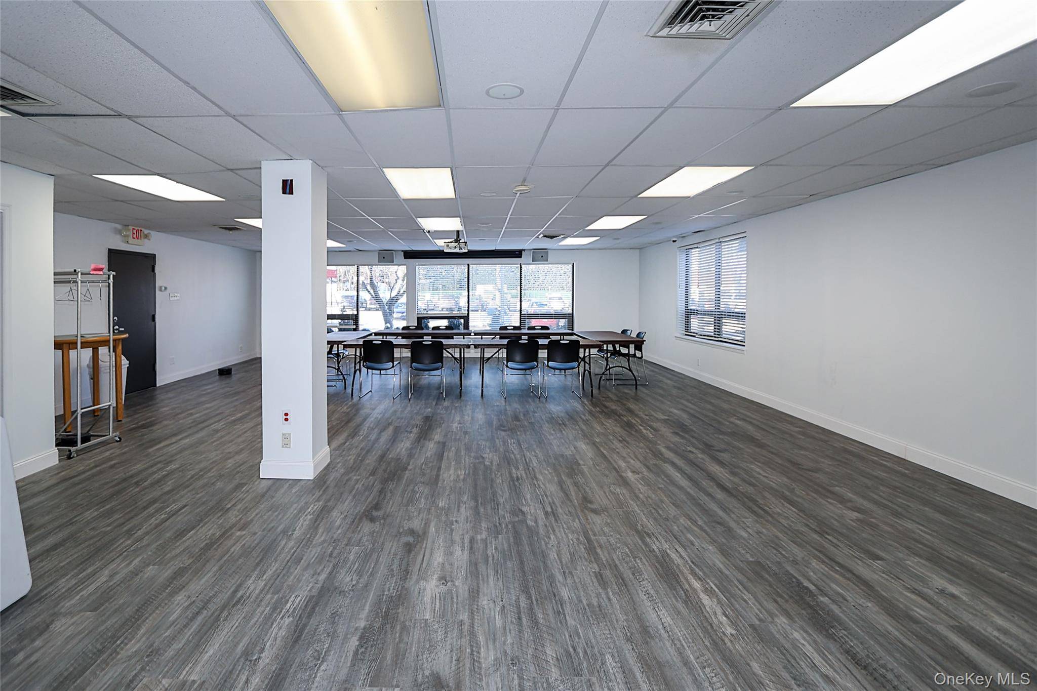 40 Railroad AVE #102, Glen Head, NY 11545