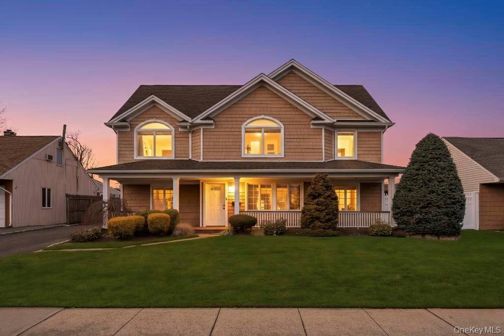3597 Martha BLVD, Bethpage, NY 11714