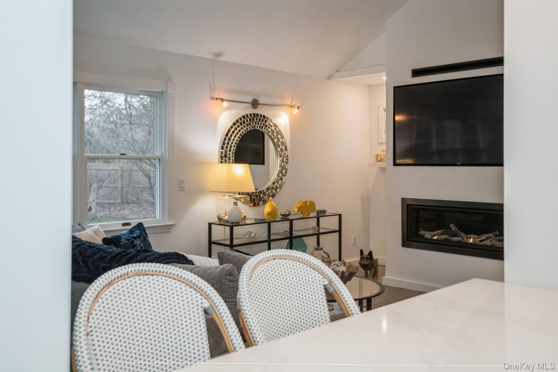 364 Three Mile Harbor RD, East Hampton, NY 11937