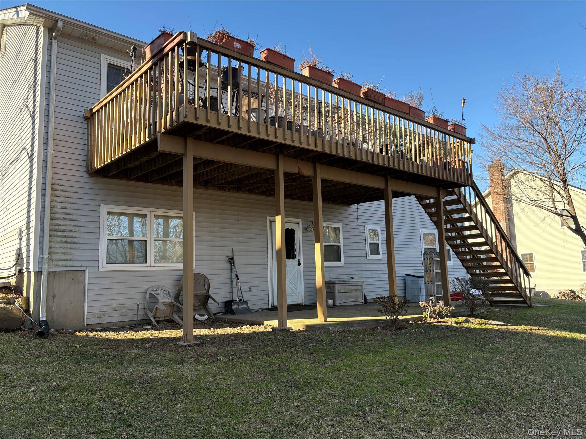 9 Rakentine LN, Garnerville, NY 10923