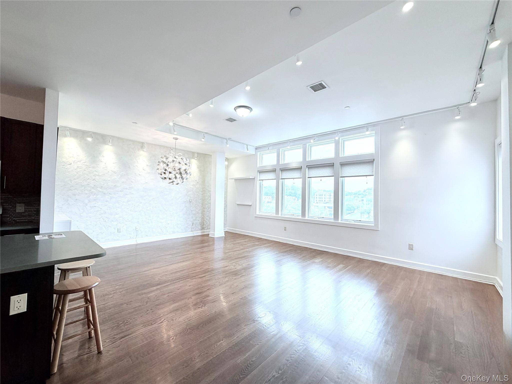 90 Bay Street Landing #8D, Staten Island, NY 10301