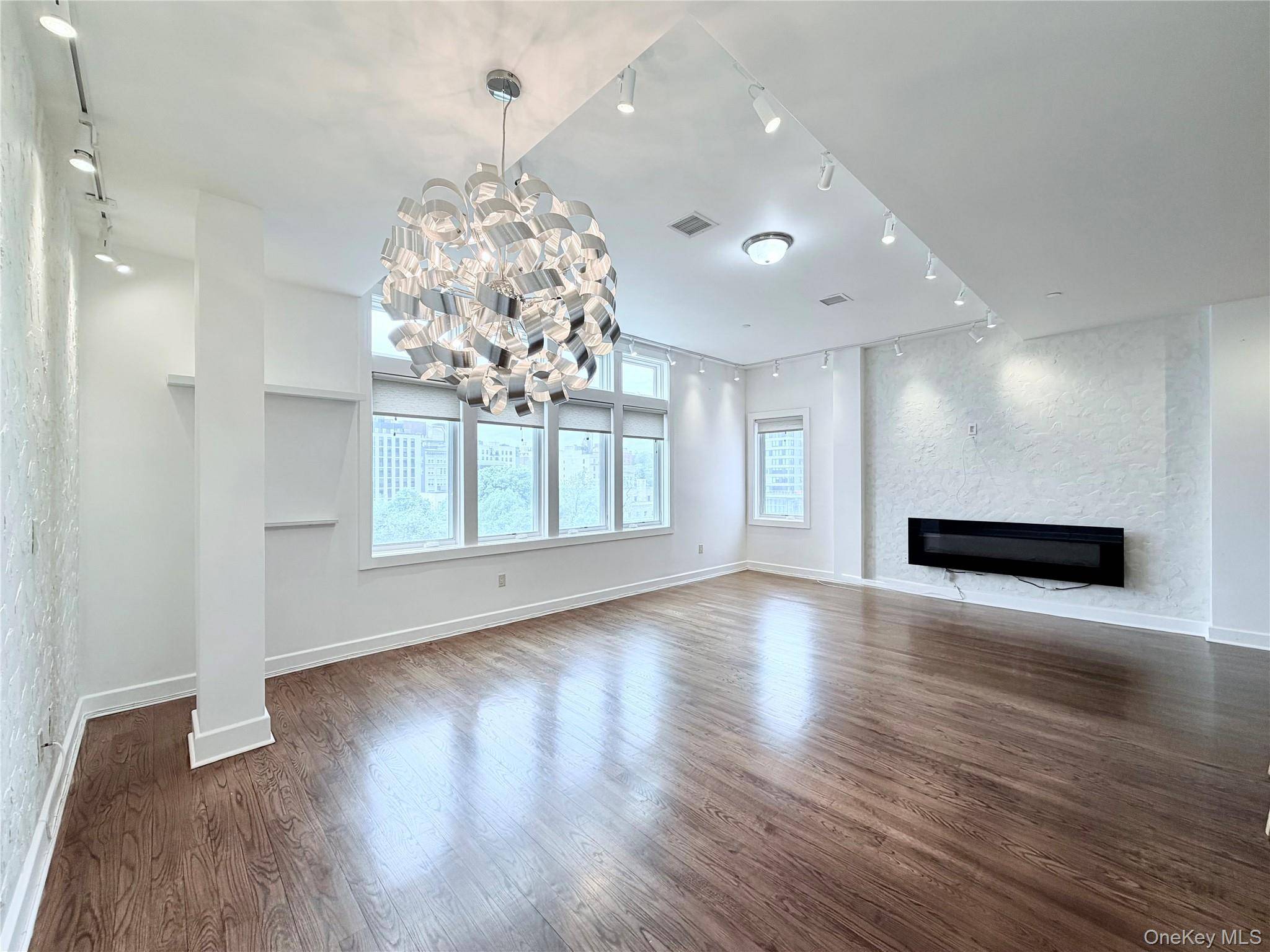 90 Bay Street Landing #8D, Staten Island, NY 10301