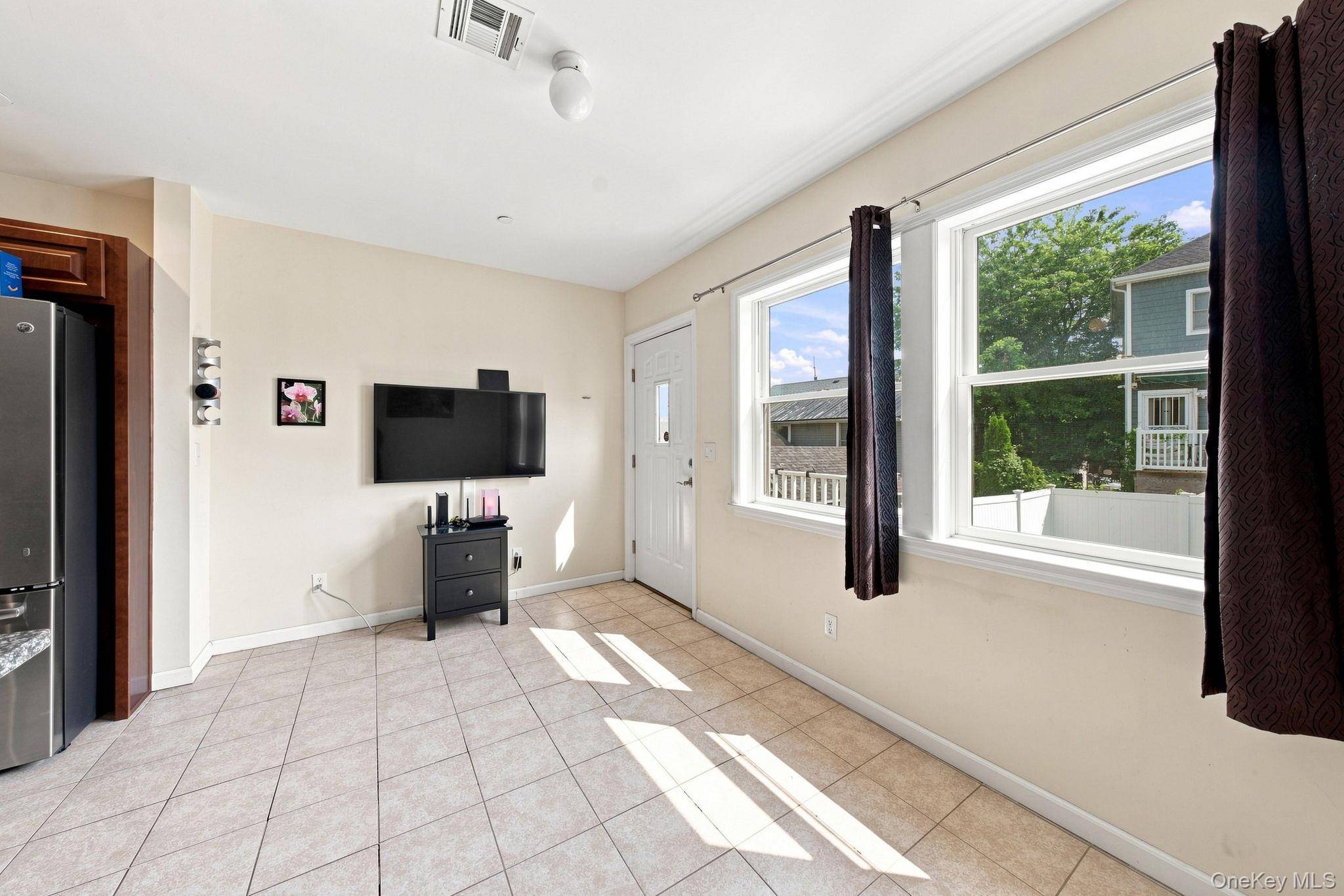 120 E 6th RD, Broad Channel, NY 11693