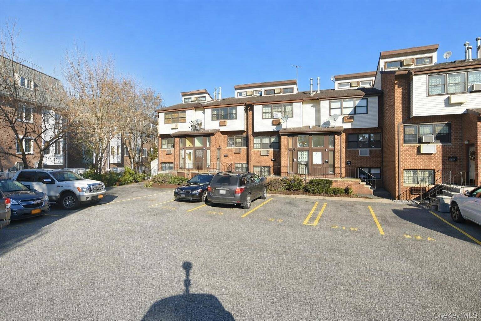 120-11 Cove CT #89, College Point, NY 11356