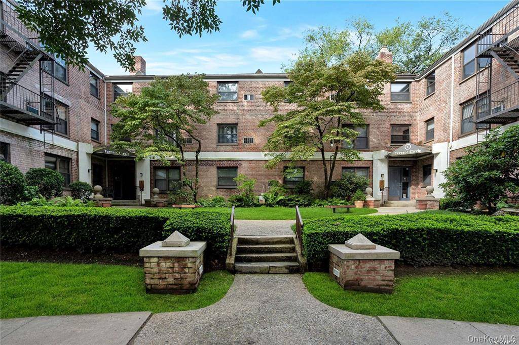 1 terrace CIR #3H, Great Neck, NY 11021