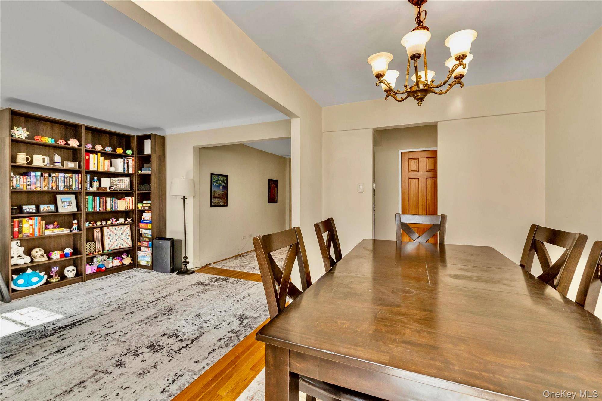 67-12 Yellowstone BLVD #E8, Forest Hills, NY 11375