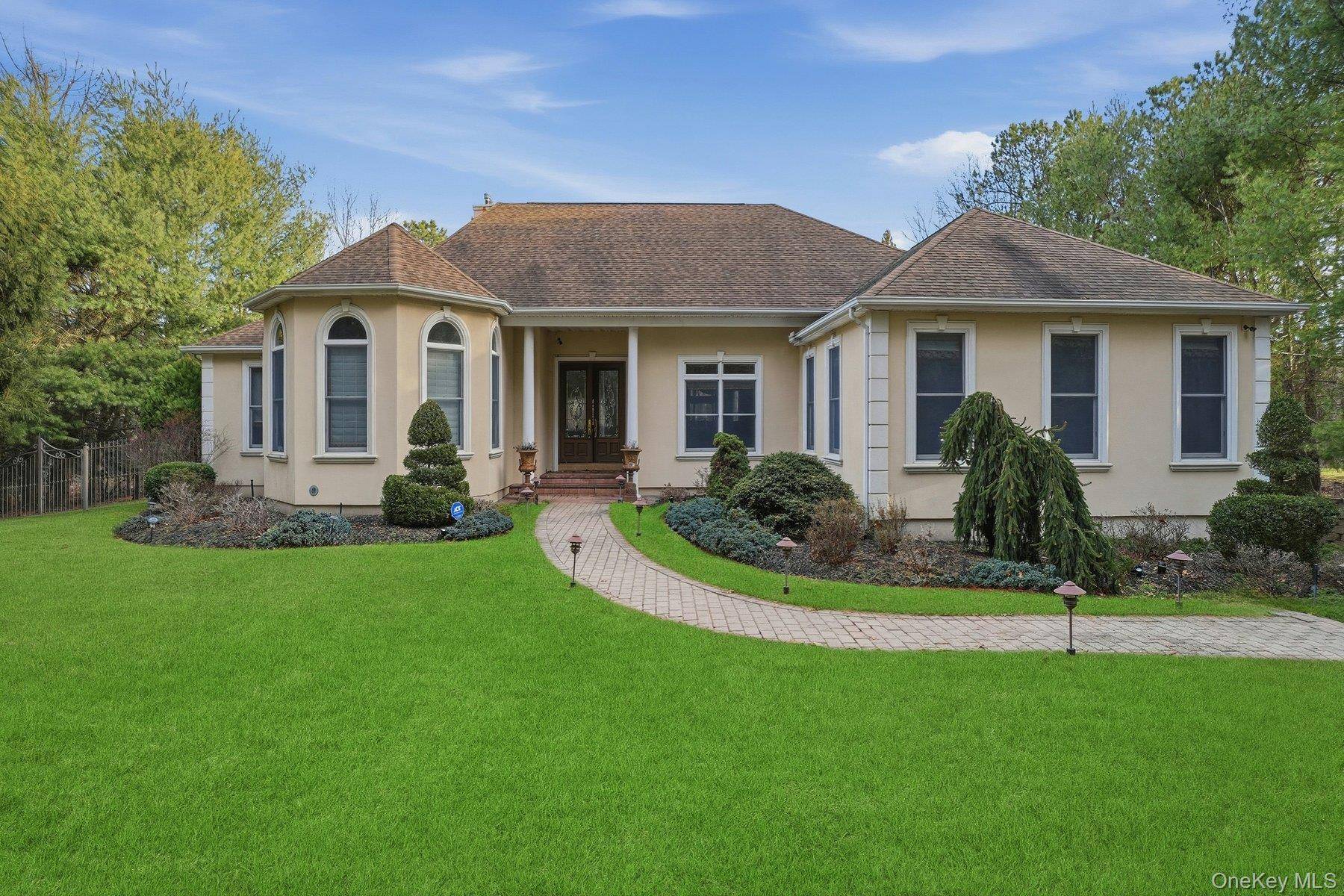 131 Malloy DR, East Quogue, NY 11942