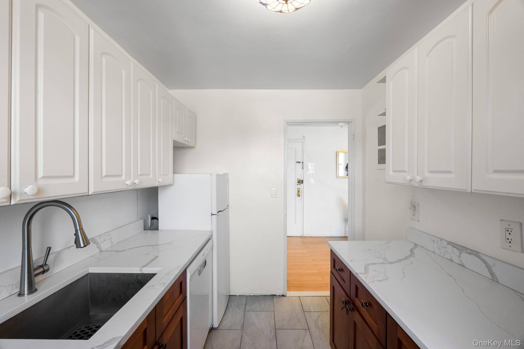 46 Terrace CIR #3F, Great Neck, NY 11021