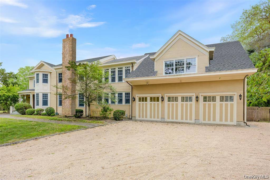 52 Brushy Neck LN, Westhampton, NY 11977