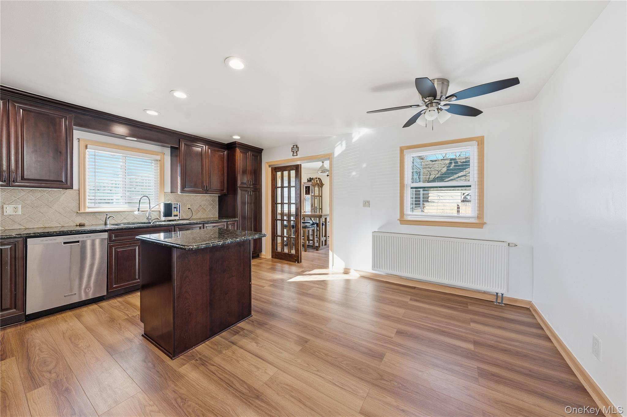 295 union AVE, Lynbrook, NY 11563