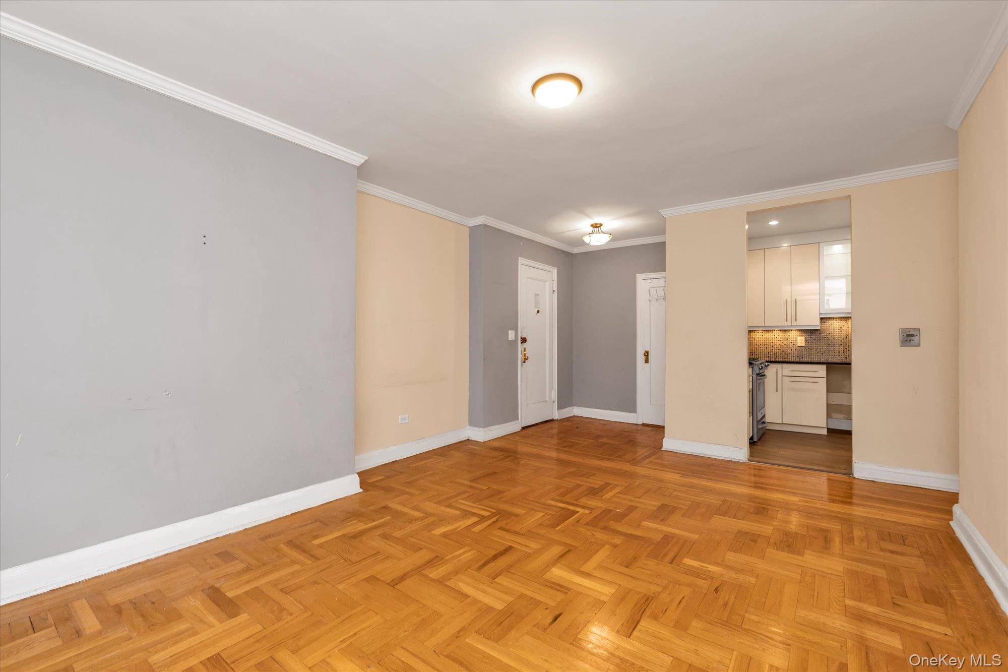 48-35 43 ST #4C, Woodside, NY 11377