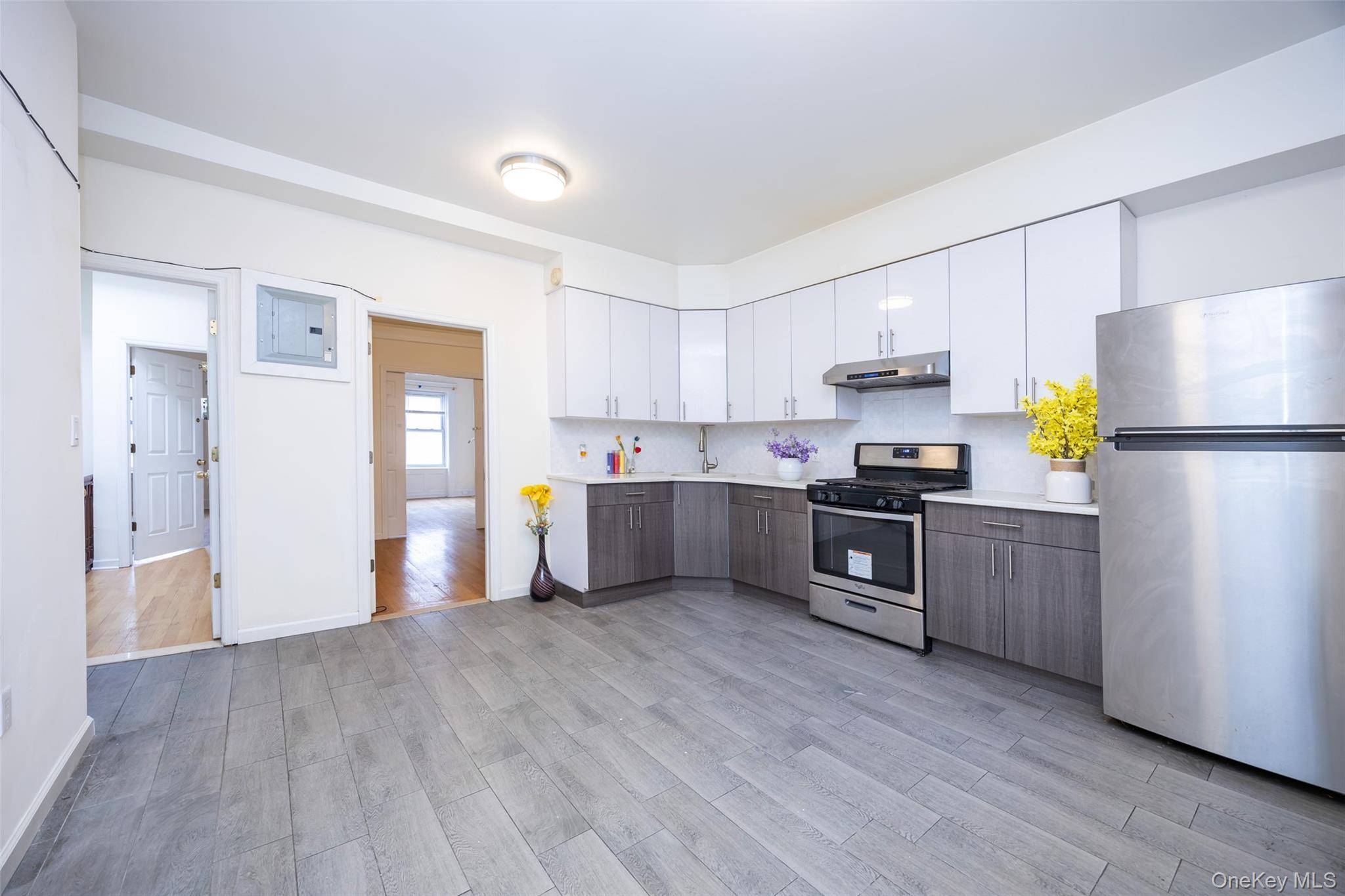37-46 83rd ST, Jackson Heights, NY 11372