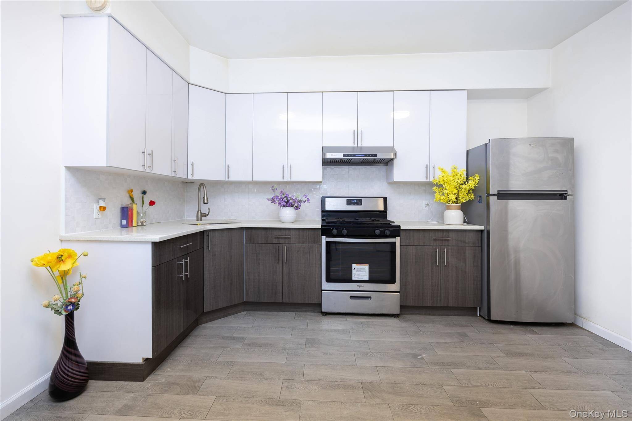 37-46 83rd ST, Jackson Heights, NY 11372