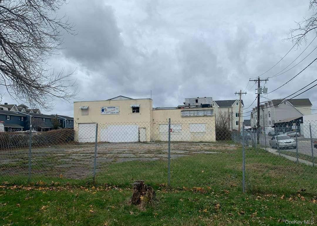 525 Ray ST, Freeport, NY 11520