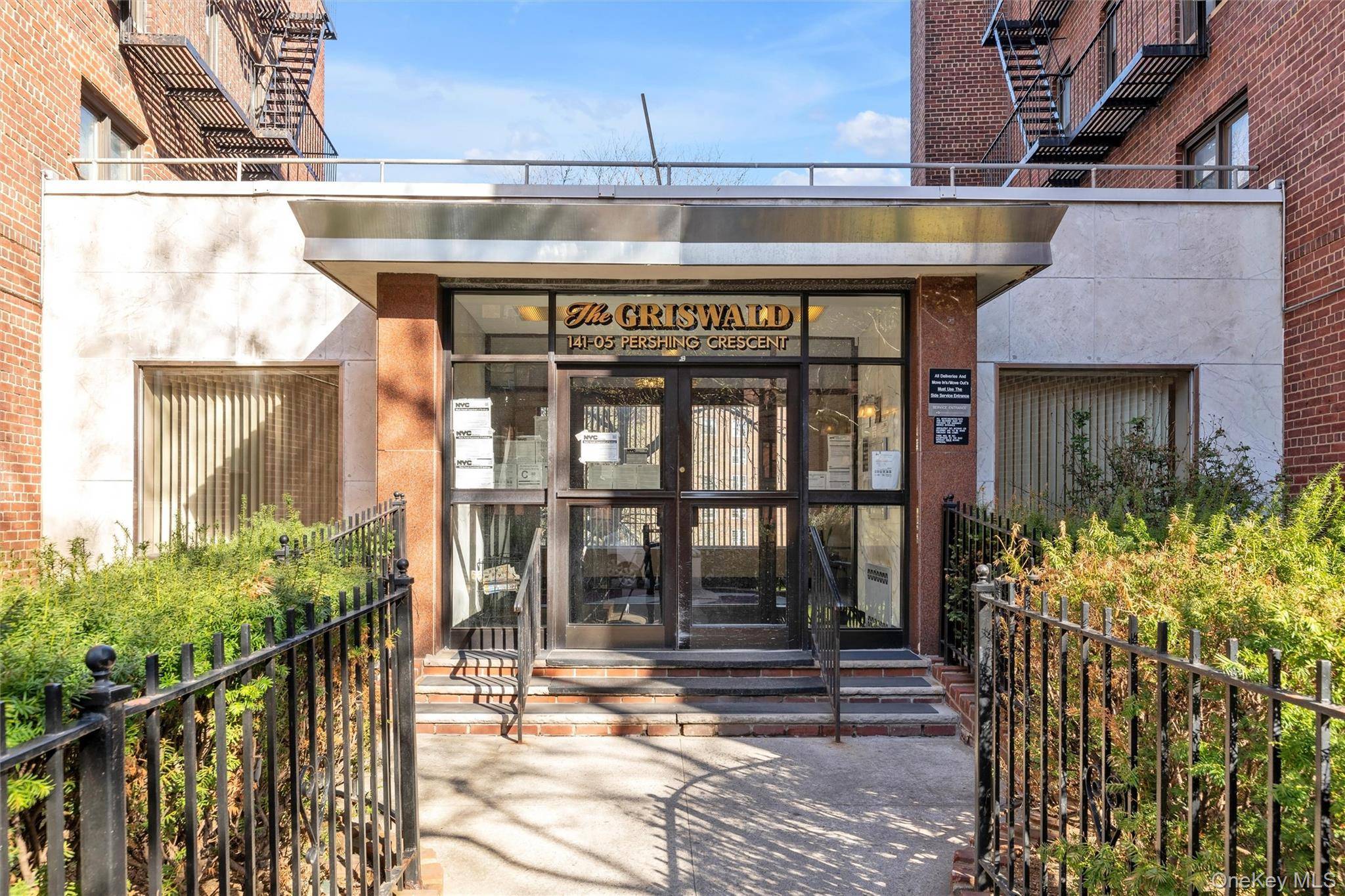 141-05 Pershing CRES #202, Briarwood, NY 11432