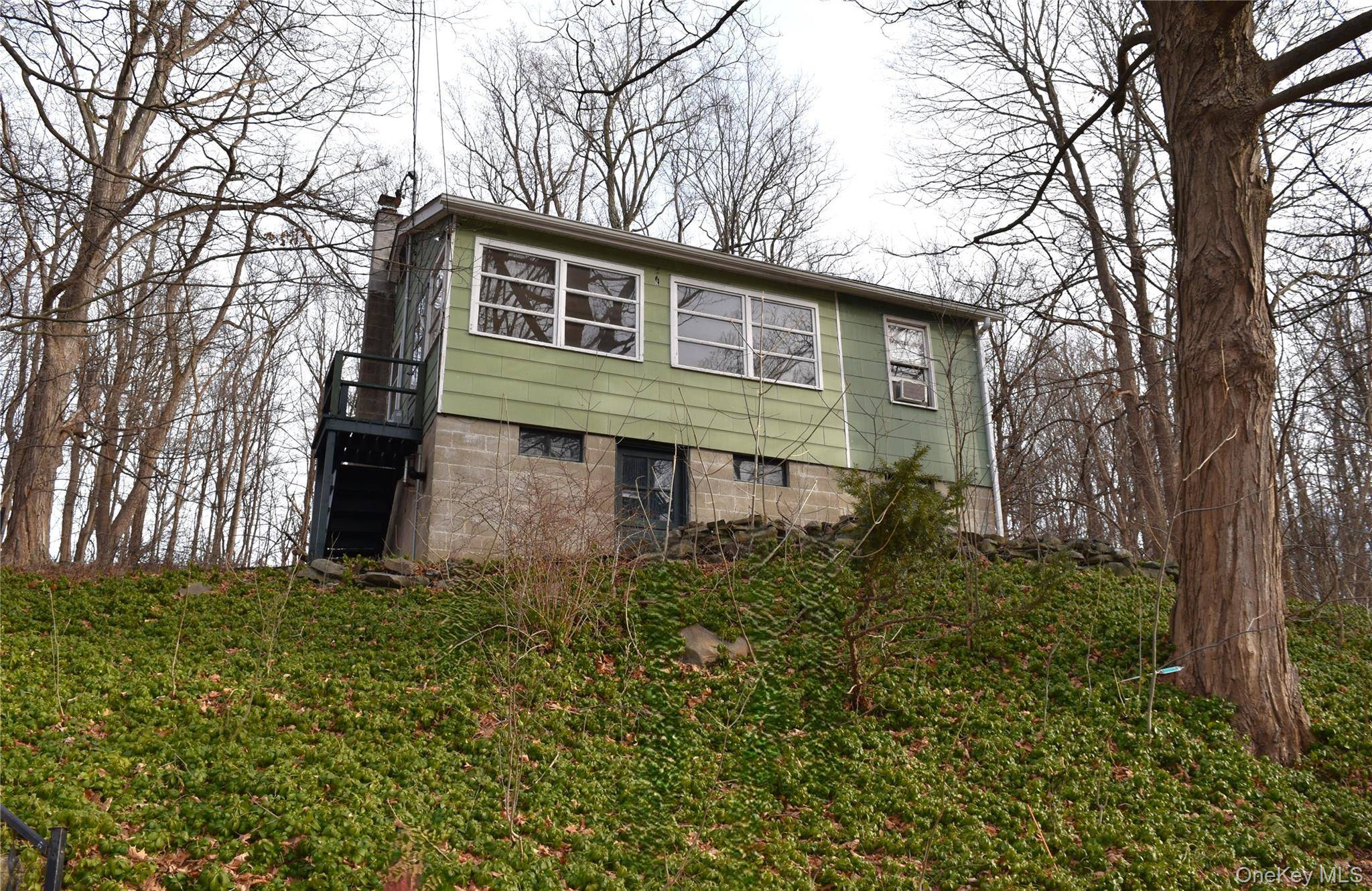 36 Paradise HL, Highland Mills, NY 12518