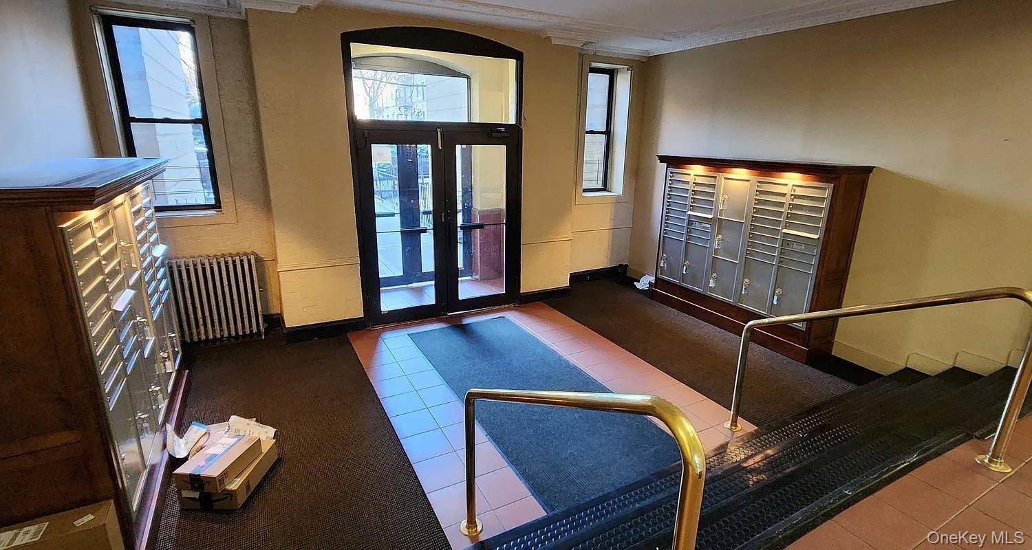 83-52 Talbot Street #1-J, Kew Gardens, NY 11415