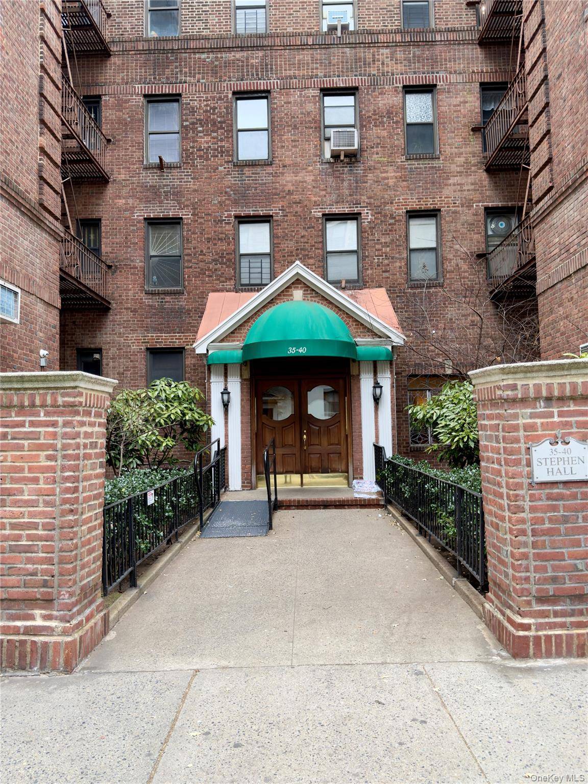 35-40 82 ST #6C, Jackson Heights, NY 11372