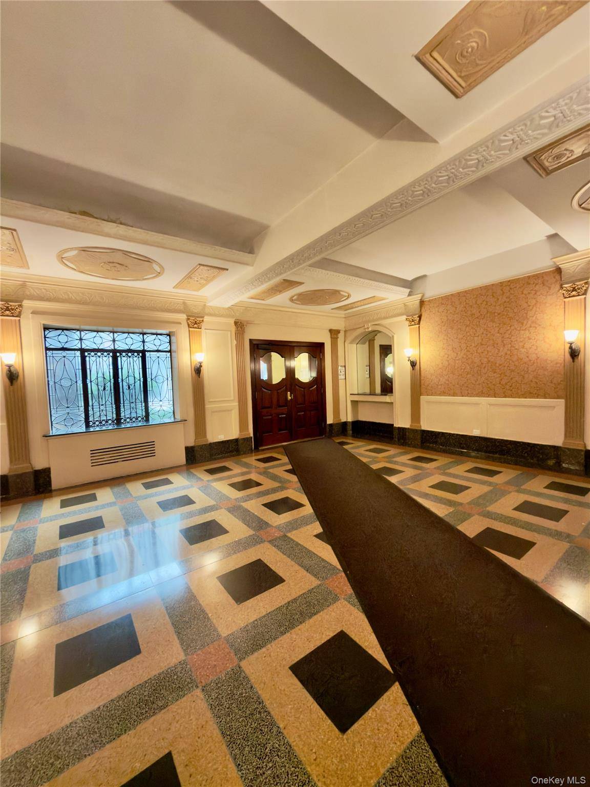 35-40 82 ST #6C, Jackson Heights, NY 11372
