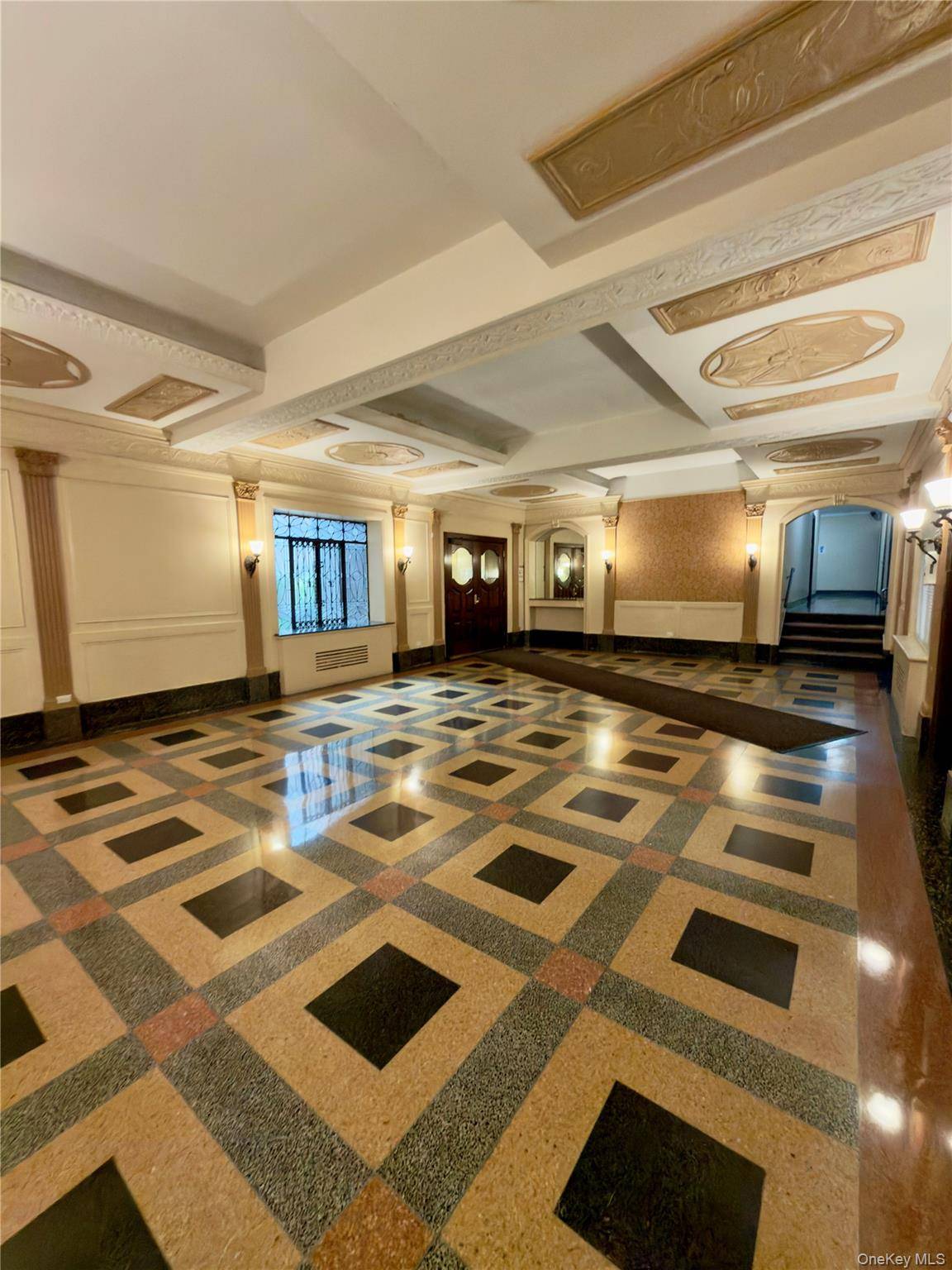 35-40 82 ST #6C, Jackson Heights, NY 11372