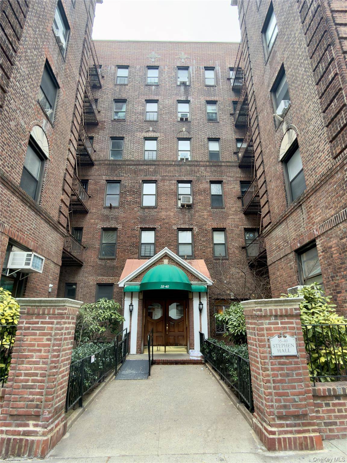 35-40 82 ST #6C, Jackson Heights, NY 11372