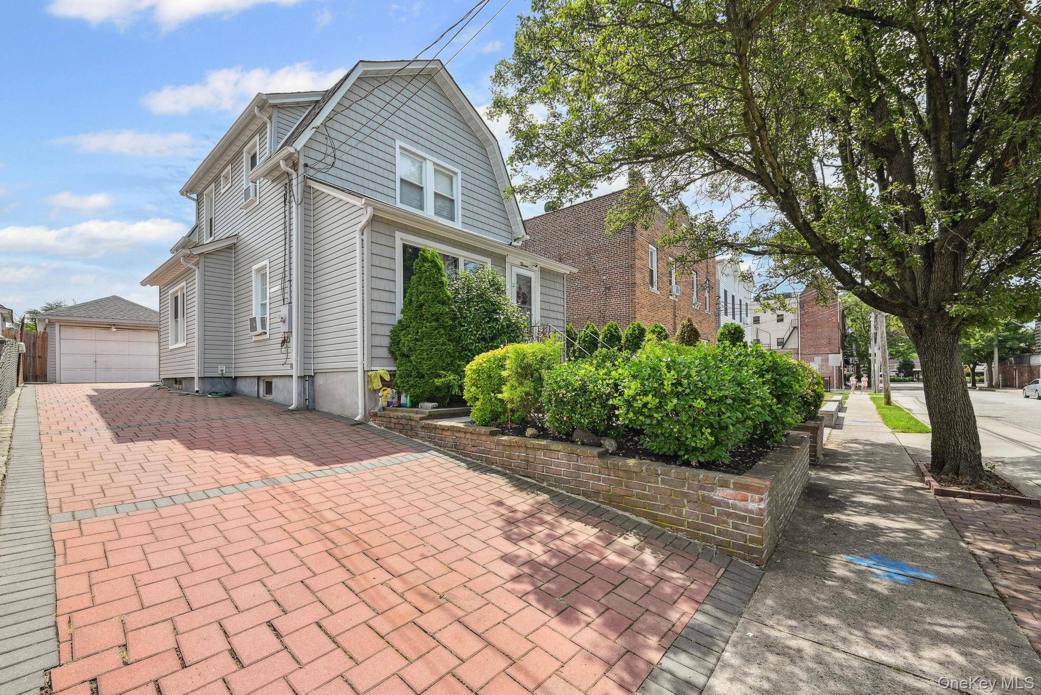 13 Herbert AVE, Port Washington, NY 11050