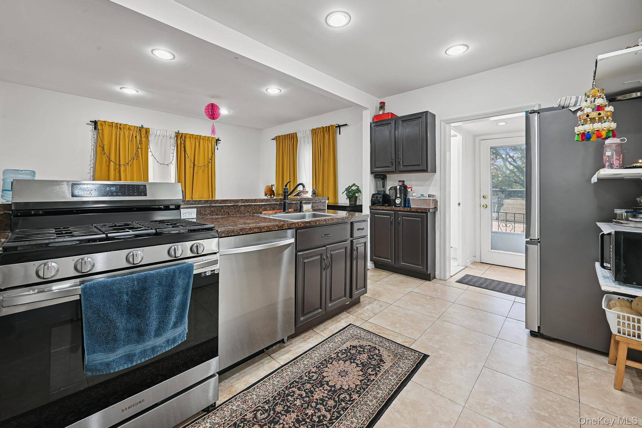 13 Herbert AVE, Port Washington, NY 11050