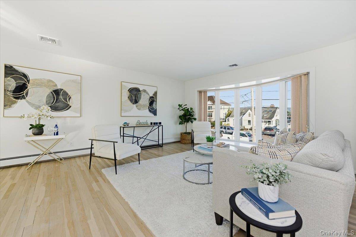 230 Sequams Lane CTR, West Islip, NY 11795