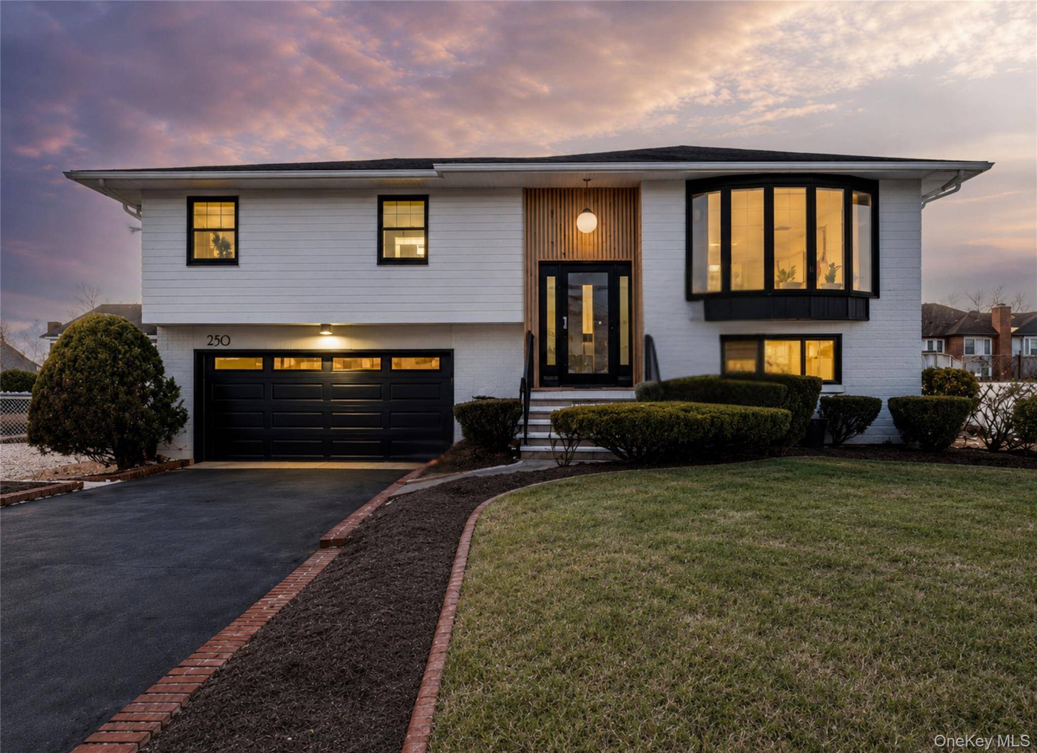 230 Sequams Lane CTR, West Islip, NY 11795