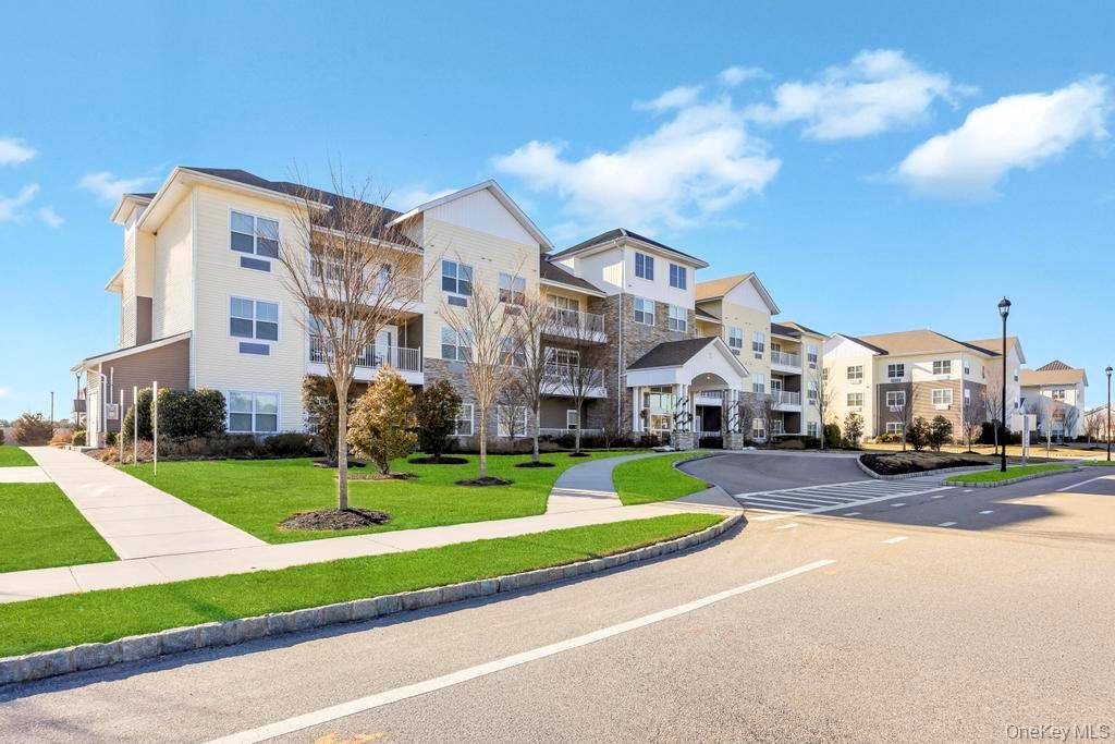 3 Meadows LN #5, Yaphank, NY 11980