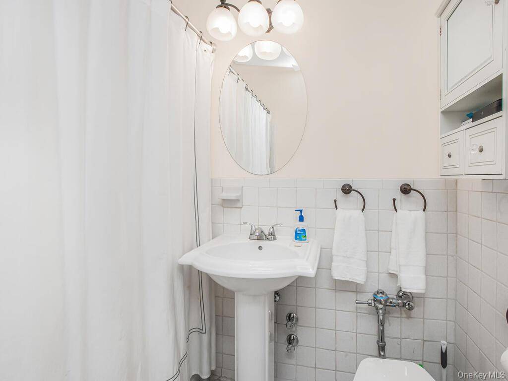 601 Kappock ST #3R, Bronx, NY 10463