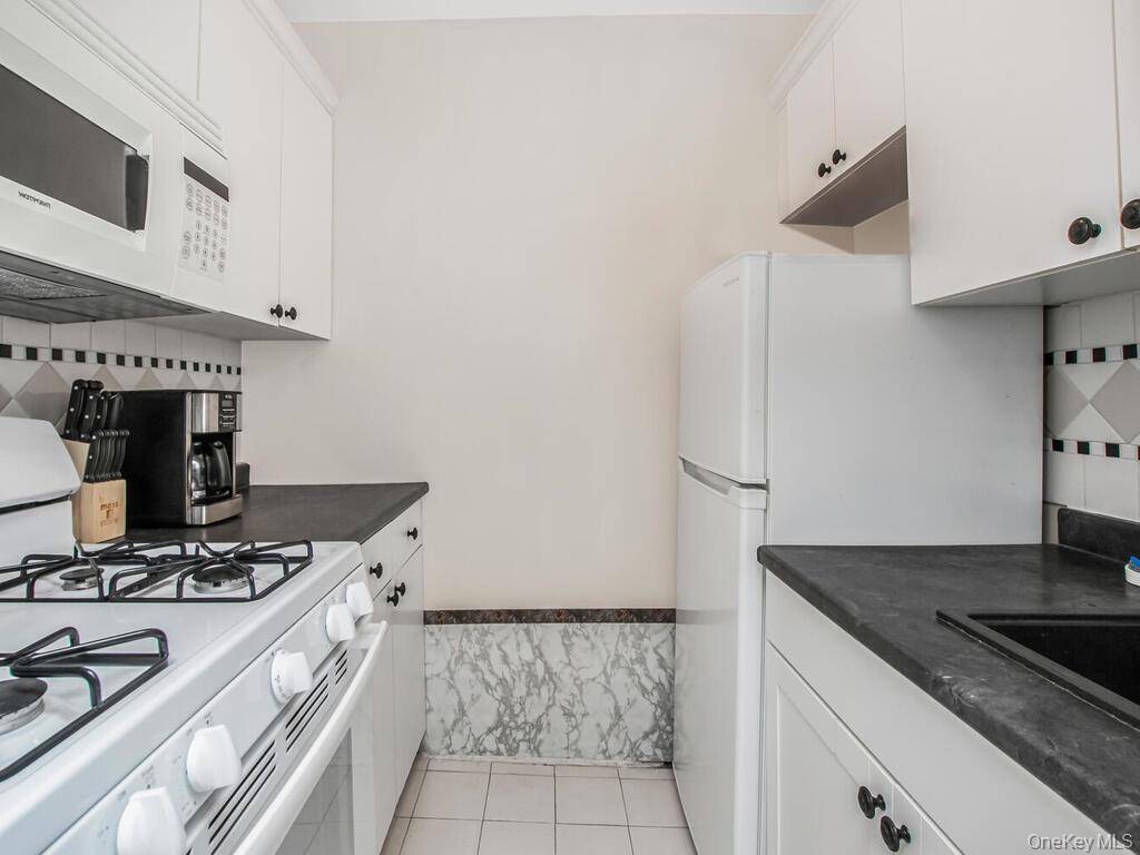 601 Kappock ST #3R, Bronx, NY 10463
