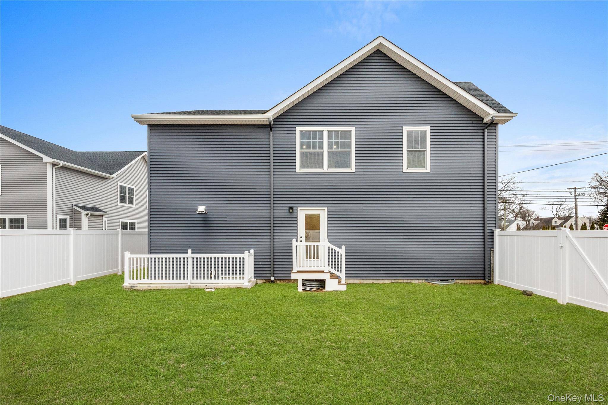 199 N Elm ST, Massapequa, NY 11758